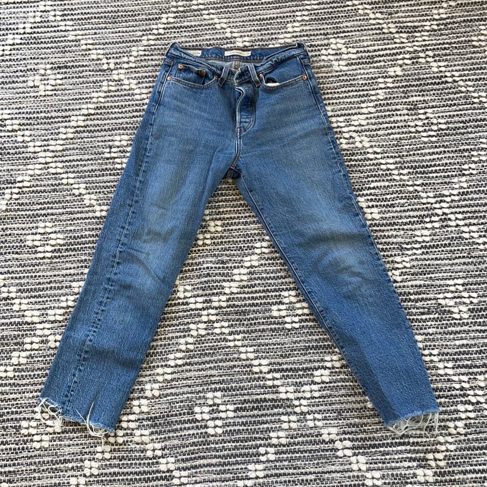 Levi’s Wedgie Straight Cutoff Jeans